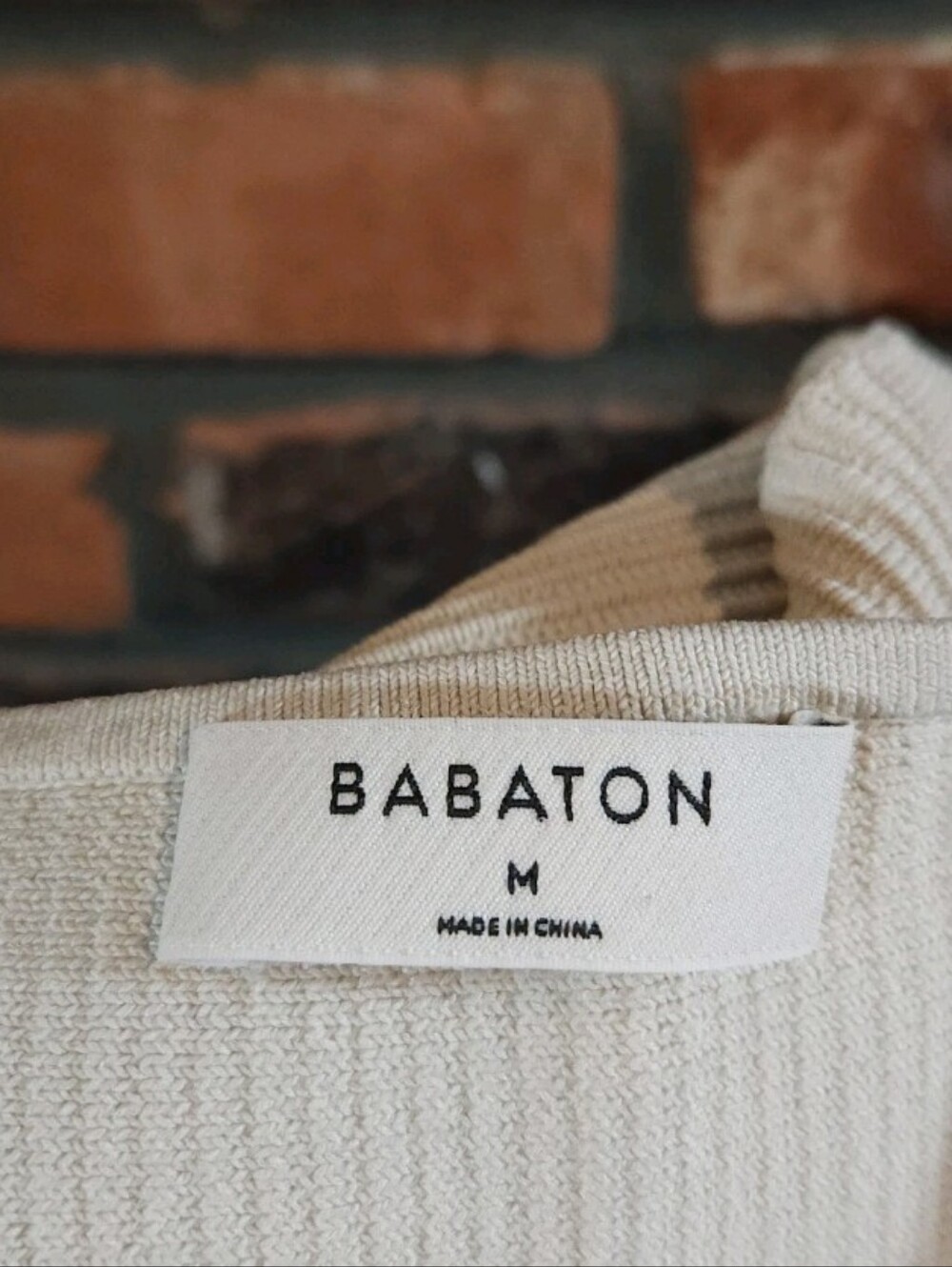 Babaton Aritzia Sculpt Knit Square Neck Cropped Ribbed Tank Neutral Women's M - Picture 8 of 8